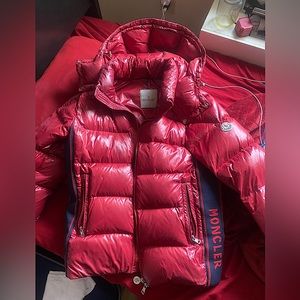 Moncler coat 100% Authentic